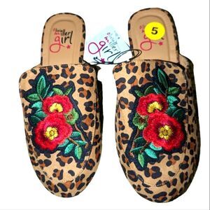 Olivia Miller girl leopard print and embroidered‎ floral shoes